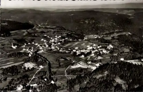 Ak Häusern im Schwarzwald, Fliegeraufnahme