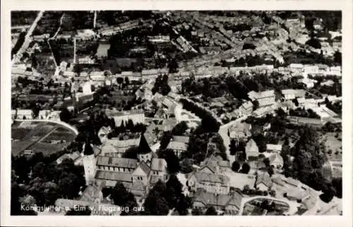 Ak Königslutter am Elm, Luftaufnahme, Königslutter a. Elm, s Gebäude, Stadtansicht
