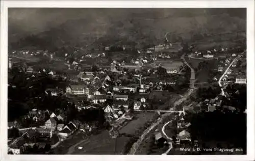 Ak Wehr in Baden, Luftaufnahme von Wehr, Landschaft, Häuser, Fluss