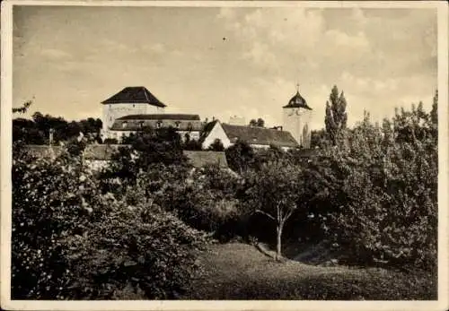 Ak Kapellendorf Weimarer Land, Wasserburg, hohe Türme,  Architektur, grüne Landschaft