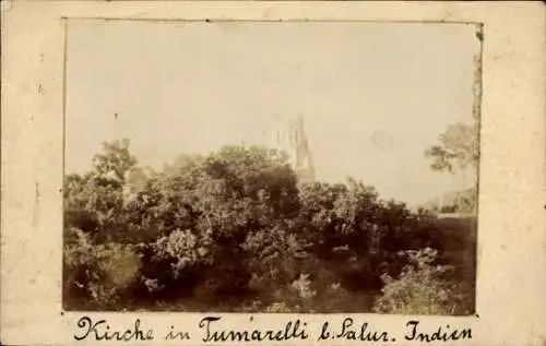 Ak Salem Indien, Kirche in Tumarelli b.Salur, Indien, Aussicht auf Kirche, grüne Umgebung