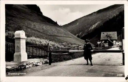 Ak Gries am Brenner in Tirol, Grenzstein, Brennergrenze