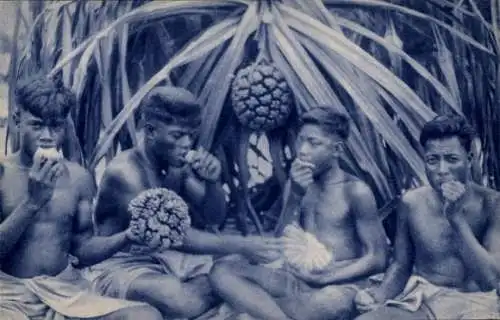 Ak Ozeanien, Missions d'Oceanie, Indigenes mangeant le fruit du pandanus