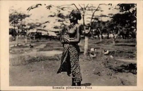Ak Somalia, Posa, barbusige Frau