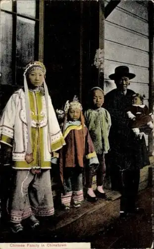 PC Los Angeles California USA, Chinese Family in Chinatown