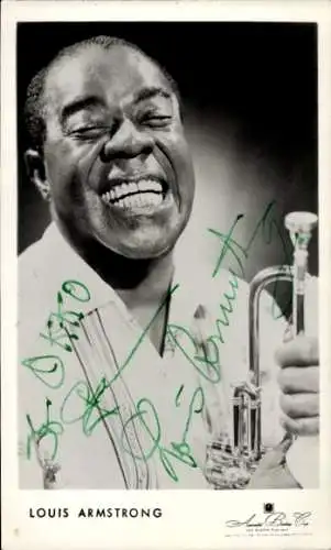 Ak Trompeter und Sänger Louis Armstrong, Autogramm