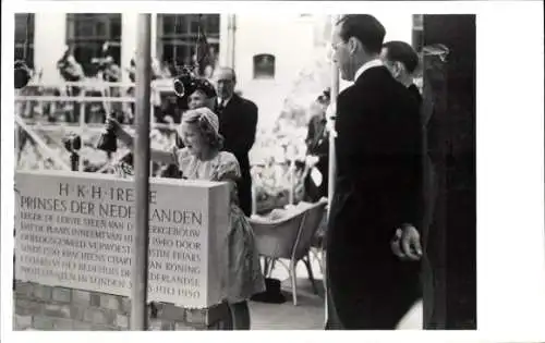 Ak London, Prinzessin Irene der Niederlande, Grundsteinlegung N. H. Kirche, Pinz Bernhard, 1950
