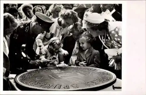 Ak Juliana der Niederlande, Prinz Bernhard, Nagelung, Soestdijk 1949