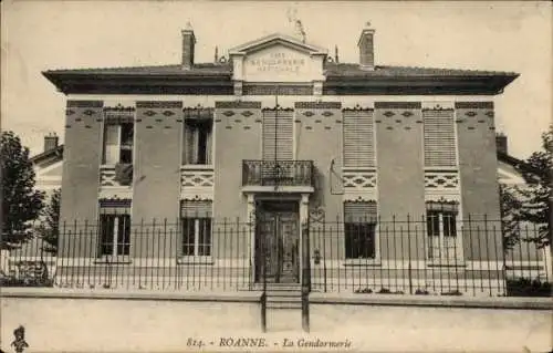 Ak Roanne Loire, Gendarmerie Nationale, Gebäude in  historische Architektur