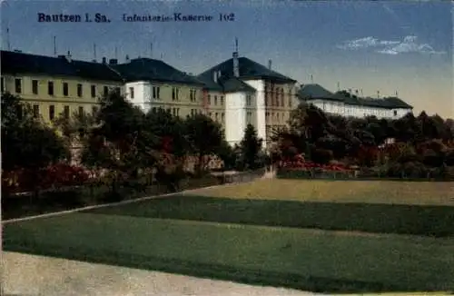 Ak Bautzen in der Oberlausitz, Infanterie-Kaserne, historische Architektur, Gartenanlage