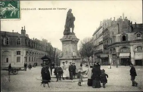 Ak Bordeaux Gironde, Monument de Tourny, Menschenmenge, alte Gebäude, s Flair