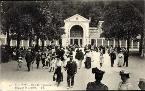 Ak Luchon Haute Garonne, Parc de Quinconces, Pendant le Concert