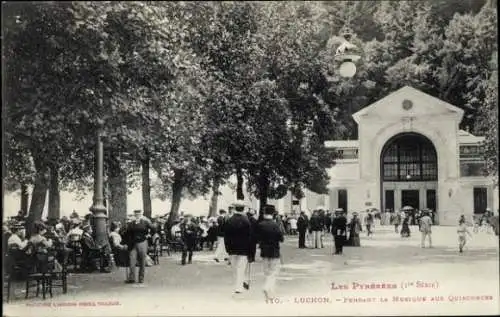 Ak Luchon Haute Garonne, Pendant la Musique aux Quinconces