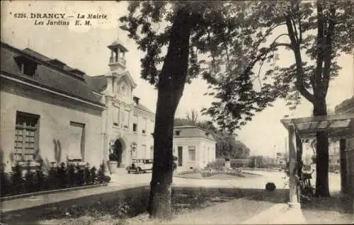 Ak Drancy Seine Saint Denis, La Mairie, Les Jardins,  Aufnahme, Auto sichtbar