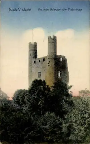Ak Saalfeld an der Saale Thüringen, Ruin der Sorbenburg, hohe Türme, umgeben von Bäumen