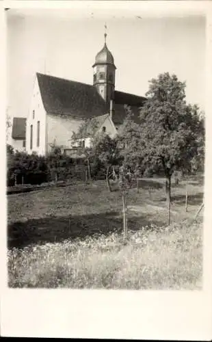 Ak Seifersdorf Dippoldiswalde im Osterzgebirge, Kirche mit Turm, Bäume im Vordergrund, ländliche 