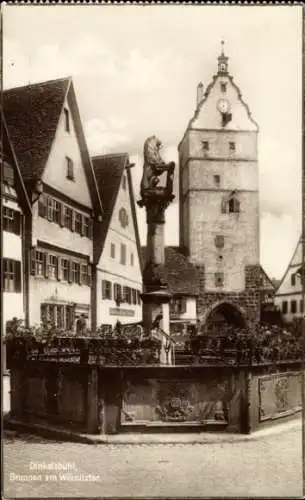 Ak Dinkelsbühl im Kreis Ansbach Mittelfranken, Brunnen am Wörnitztor