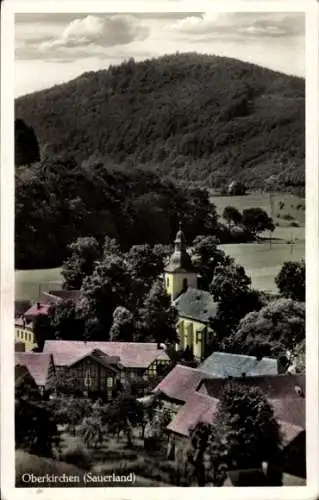 Ak Oberkirchen Schmallenberg im Sauerland, Blick auf  Kirche, Häuser, Landschaft, Sauerland