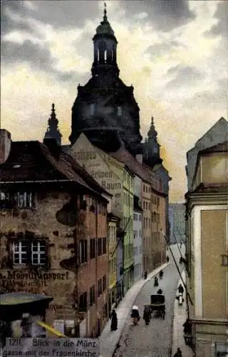 Ak Dresden Altstadt, Blick in die Münzgasse, Frauenkirche