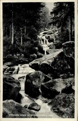 Ak Wernigerode im Harz, Wasserfall, Felsen, Wald, Schwarz-Weiß