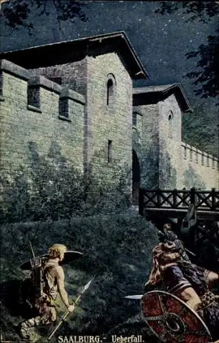 Ak Saalburg in Thüringen, Burgansicht, Abendstimmung, Krieger mit Speer, Mitkämpfer mit Schild