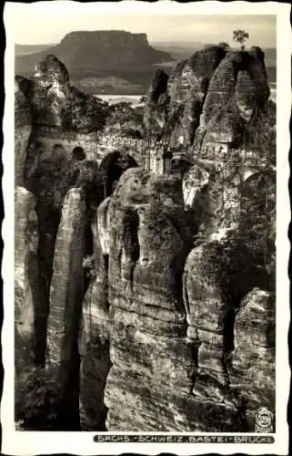 Ak Lohmen im Elbsandsteingebirge, Basteibrücke, Lilienstein
