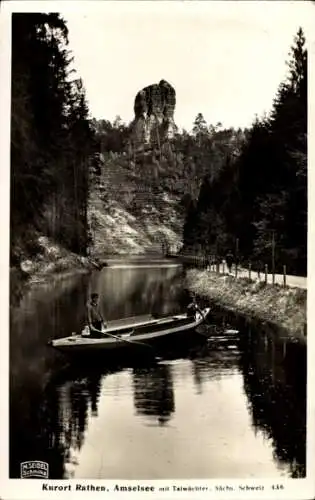 Ak Rathen an der Elbe Sächsische Schweiz, Kurort Rathen, Amselsee, Talwächter, Boot auf dem Wasse