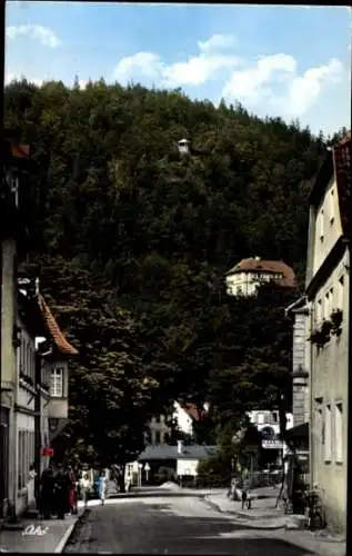 Ak Wirsberg im Fichtelgebirge, Höhenluftkurort, Fichtelgebirge, Straßenszene mit Häusern und Berg
