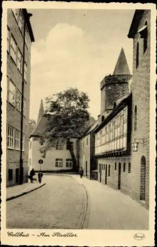 Ak Cottbus in der Niederlausitz, Stadttor,  Architektur, mittelalterliche Baustile, Straße