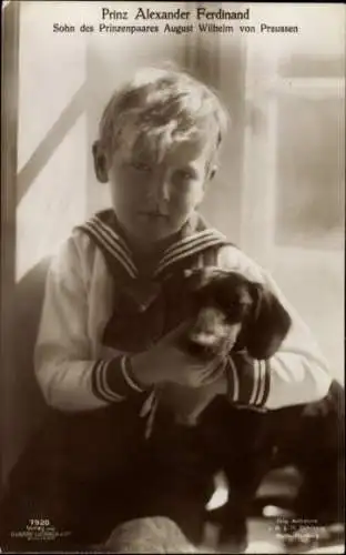 Ak Prinz Alexander Ferdinand, Sohn des Prinzenpaares August Wilhelm von Preußen, Dackel