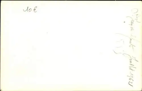 Foto Kind auf dem Strandspielplatz