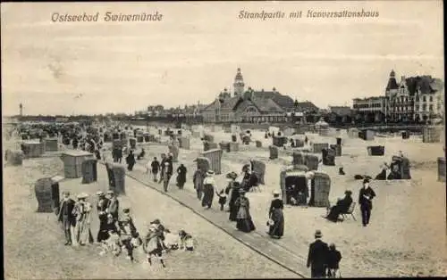 Ak Świnoujście Swinemünde Pommern, Ostseebad  Strandpartie, Konversationshaus, Badende
