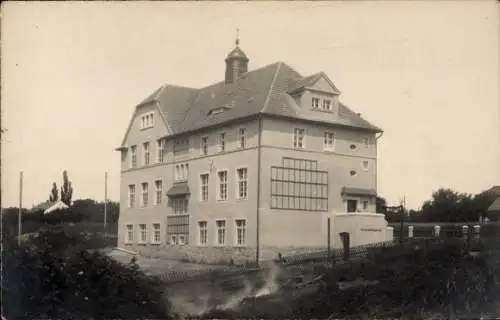 Foto Ak Göda in der Oberlausitz, Neue Schule, 1925