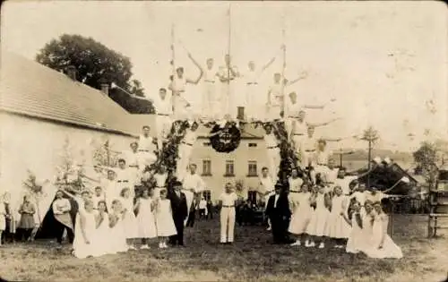 Foto Ak Geissmannsdorf Geißmannsdorf Bischofswerda in Sachsen, Turner, Gruppenfoto