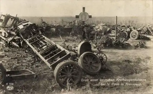 Ak Marcilly le Pavé Loire, Grab einer deutschen Kraftwagenkolonne