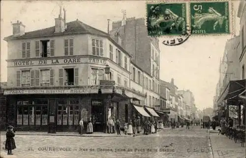 Ak Courbevoie Hauts de Seine, Hotel de la Gare, Rue de Bezons, Tabak,  Architektur, Straßenansich