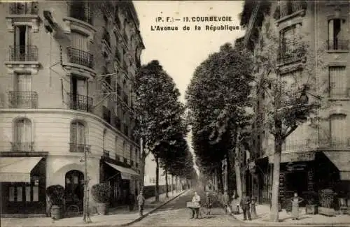 Ak Courbevoie Hauts de Seine, Avenue de la Republique
