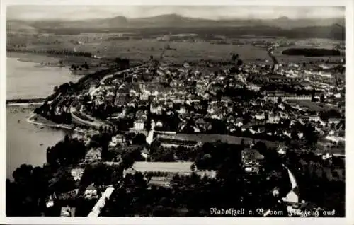 Ak Radolfzell am Bodensee, Luftaufnahme von  schöne Landschaft, Seen, Häuser
