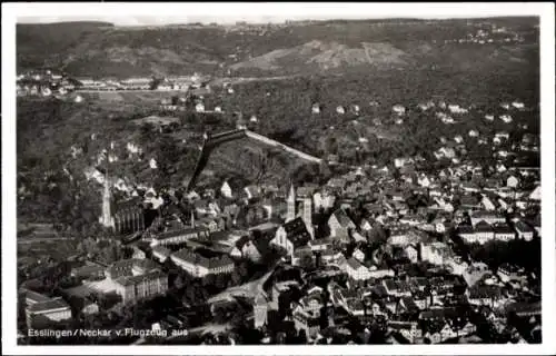 Ak Esslingen am Neckar, Luftaufnahme von  Stadtansicht, Landschaft, Neckar