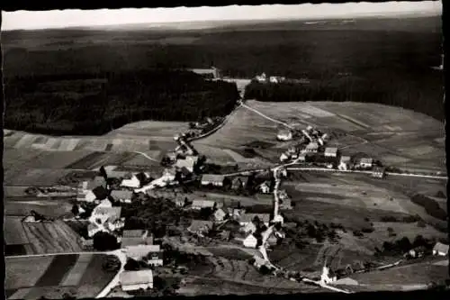 Ak Besenfeld Seewald im Schwarzwald, Luftaufnahme eines kleinen Dorfes, umgeben von Feldern und W