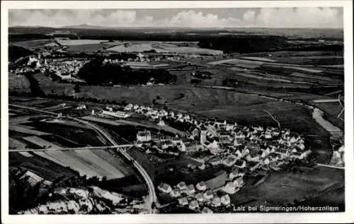 Ak Laiz Sigmaringen an der Donau, Luftaufnahme von Laiz, Felder, Häuser, Landschaft