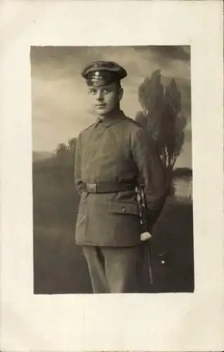 Foto Ak Deutscher Soldat in Uniform, Portrait