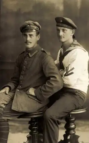 Foto Ak Deutscher Soldat in Uniform, Matrose in Uniform, Portrait