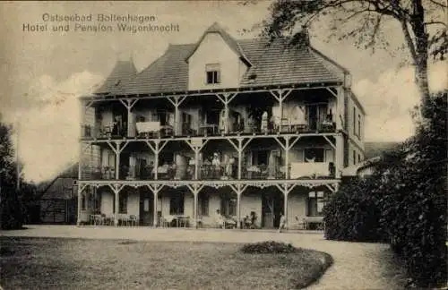 Ak Ostseebad Boltenhagen, Hotel und Pension Wagenknecht, 3stöckiges Gebäude, Gartenanlage