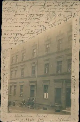 Foto Ak Zabrze Hindenburg Oberschlesien, Wohnhaus, Anwohner