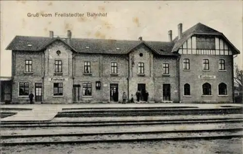 Ak Frellstedt im Landkreis Helmstedt, Bahnhof Gleisseite, Bahnhofswirt Otto Schröder