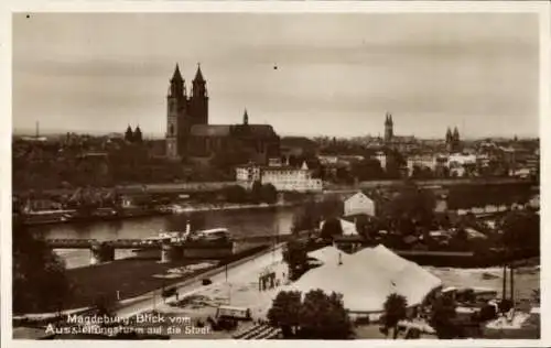 Ak Magdeburg an der Elbe, Gesamtansicht, Kirche, Blick vom Ausstellungsturm auf die Stadt