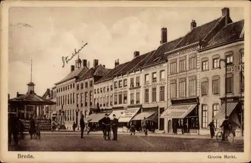 Ak Breda Nordbrabant Niederlande,  Groote Markt mit Rathaus, Personen mit Fahrrädern und ein P...