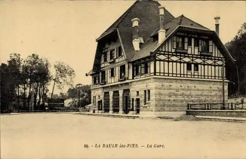 Ak La Baule les Pins Escoublac Loire Atlantique, La Gare