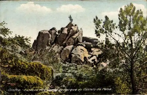 Ak Sintra Cintra Portugal, Skulptur im Parque do Castelo da Pena, Natur, Bäume, Felsen